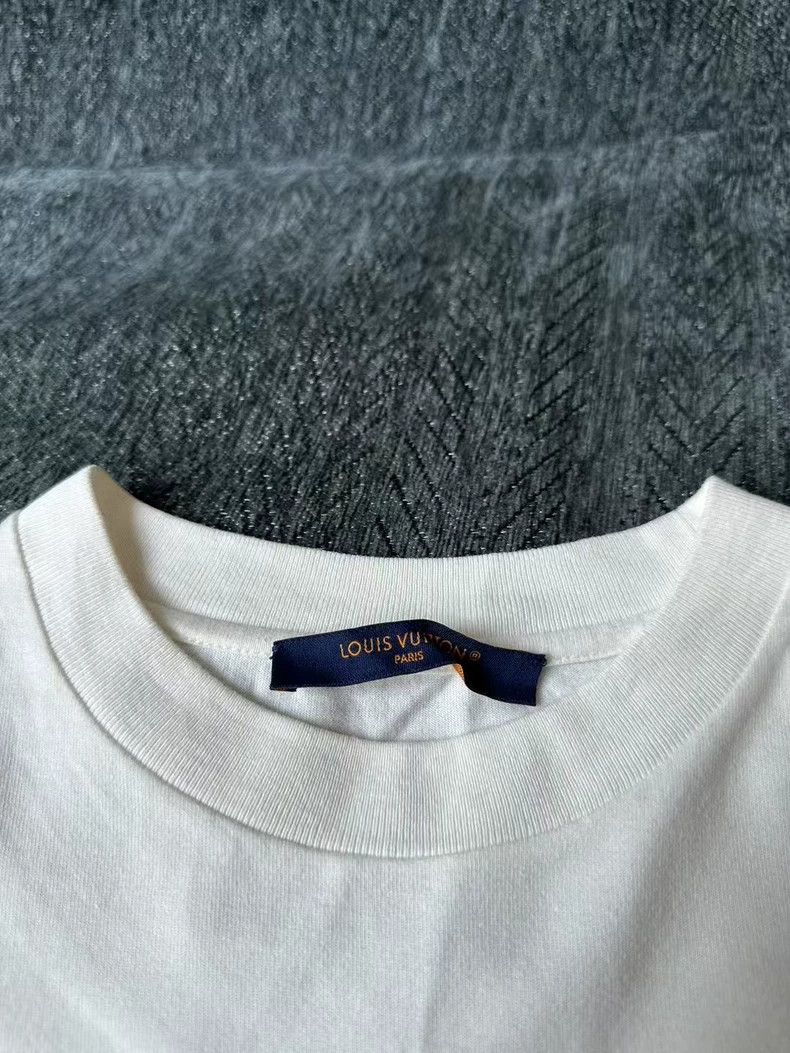 Louis Vuitton Louis Vuitton White Dove Short Sleeve Shirt-yf Size US XS / EU 42 / 0 - 3 Thumbnail