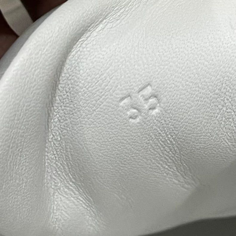 Hermes Hermes Sneakers in Size 35 for Sale-yf Size US 5 / EU 37 - 8 Thumbnail