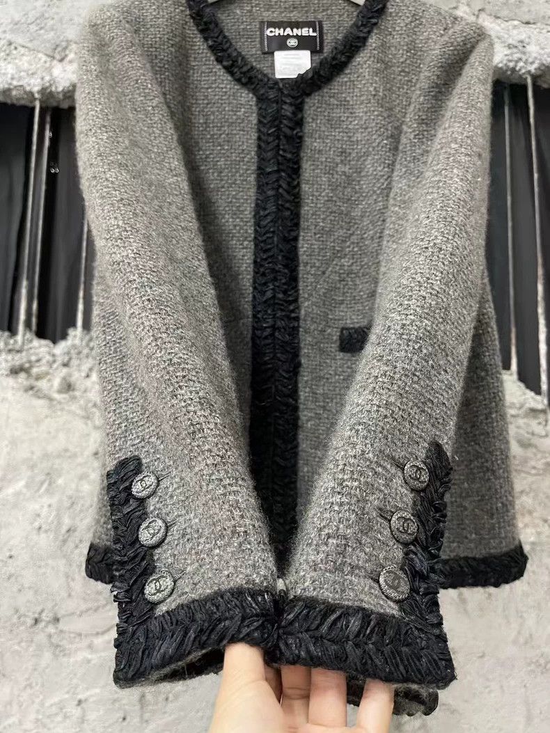 Chanel Chanel Gray Jacket with Black Details-yf Size US L / EU 52-54 / 3 - 5 Thumbnail