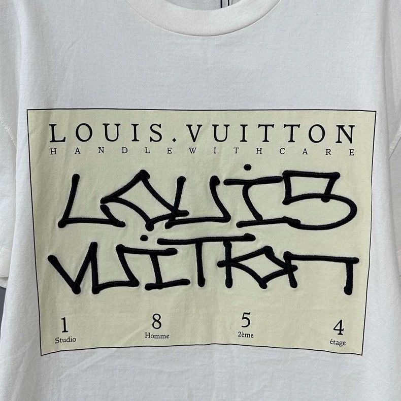 Louis Vuitton Louis Vuitton Short Sleeve T-Shirt-yf Size US S / EU 44-46 / 1 - 3 Thumbnail