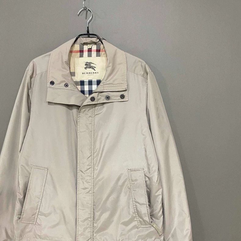Burberry Burberry Check Pattern Jacket Outerwear-yf Size US M / EU 48-50 / 2 - 2 Thumbnail