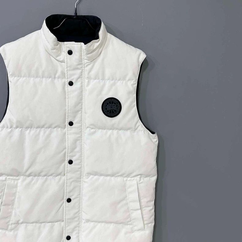 Canada Goose Canada Goose White Down Vest-yf Size US L / EU 52-54 / 3 - 3 Thumbnail