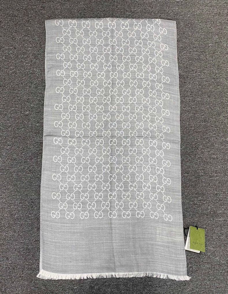 Gucci Gucci Printed Silk Scarf in Gray-yf Size ONE SIZE - 2 Thumbnail