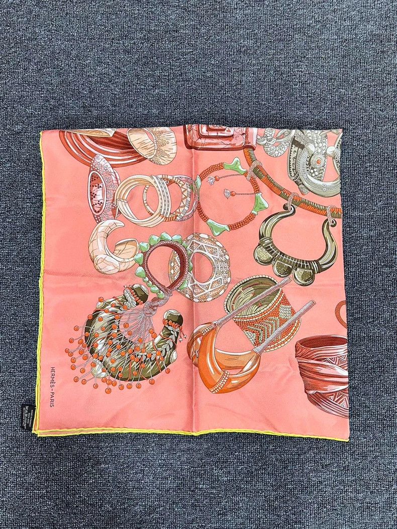Hermes Hermes Pink Silk Scarf with Print-yf Size ONE SIZE - 2 Thumbnail