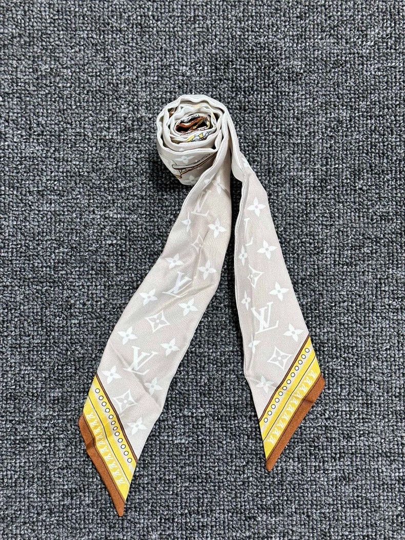 Louis Vuitton Louis Vuitton Silk Scarf with Print-yf Size ONE SIZE - 2 Thumbnail