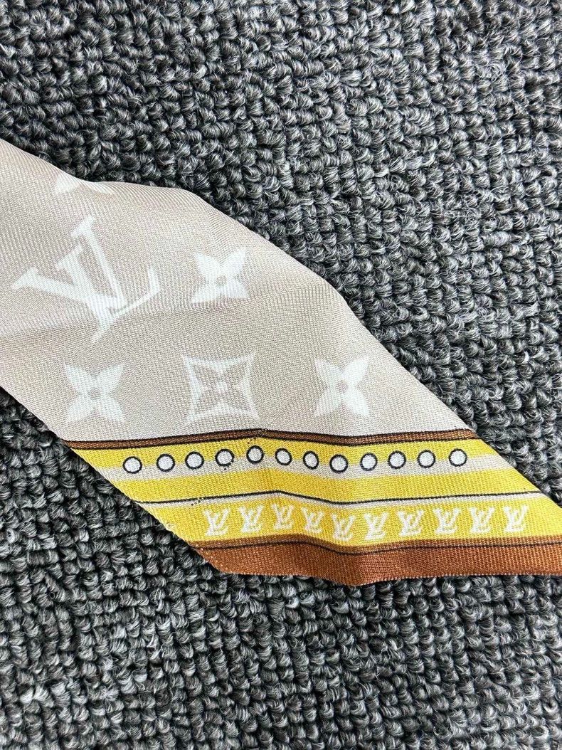 Louis Vuitton Louis Vuitton Silk Scarf with Print-yf Size ONE SIZE - 3 Thumbnail