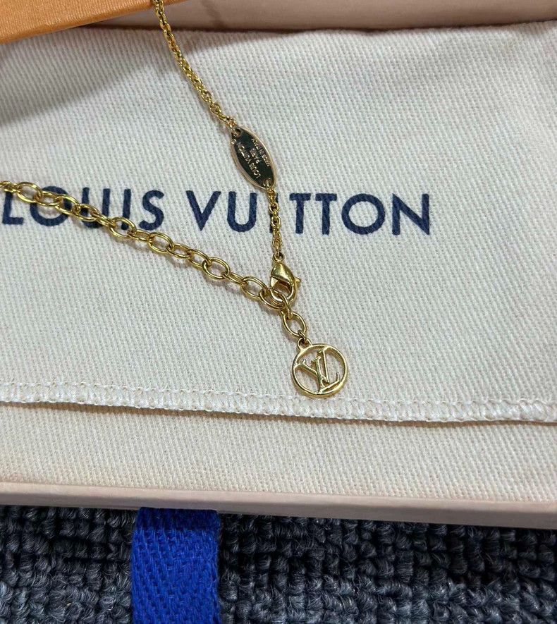 Louis Vuitton Gold Louis Vuitton Logo Necklace-yf Size ONE SIZE - 2 Thumbnail