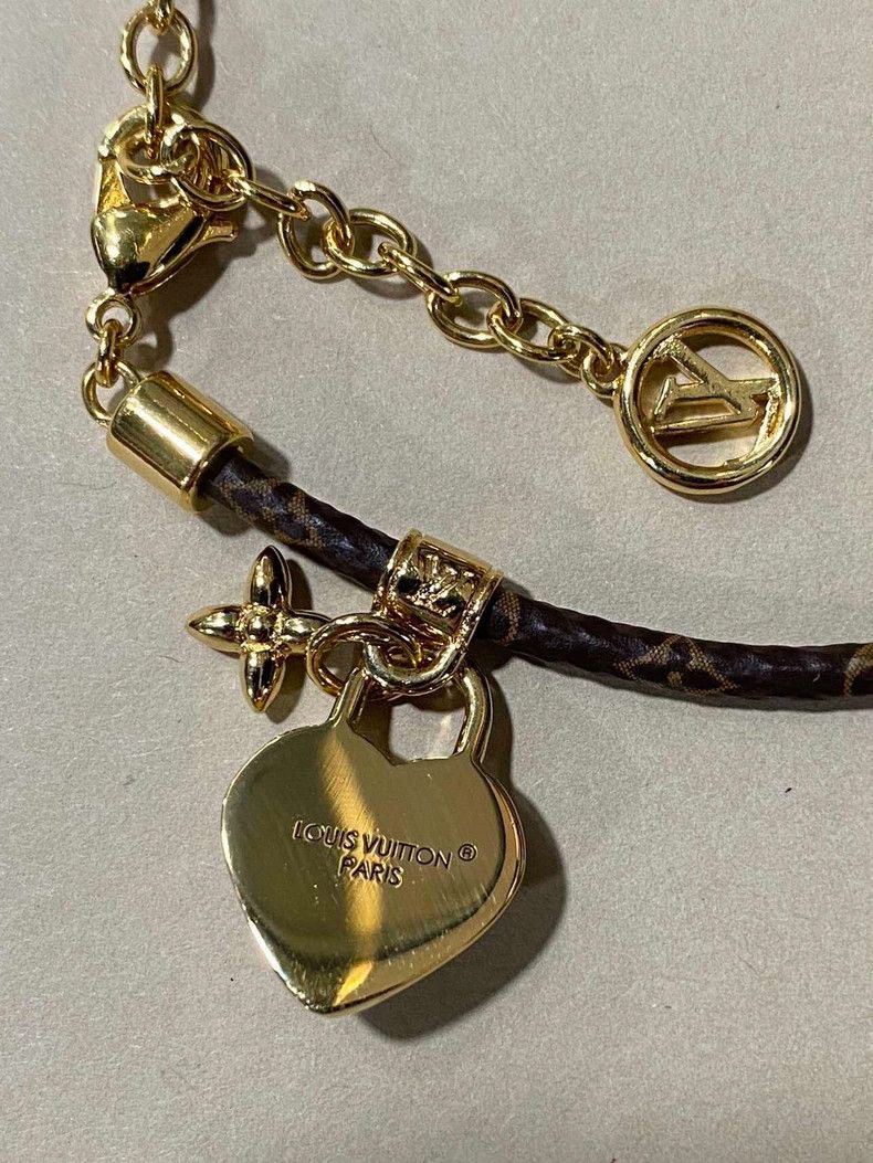 Louis Vuitton Louis Vuitton Heart Logo Bracelet-yf Size ONE SIZE - 3 Thumbnail