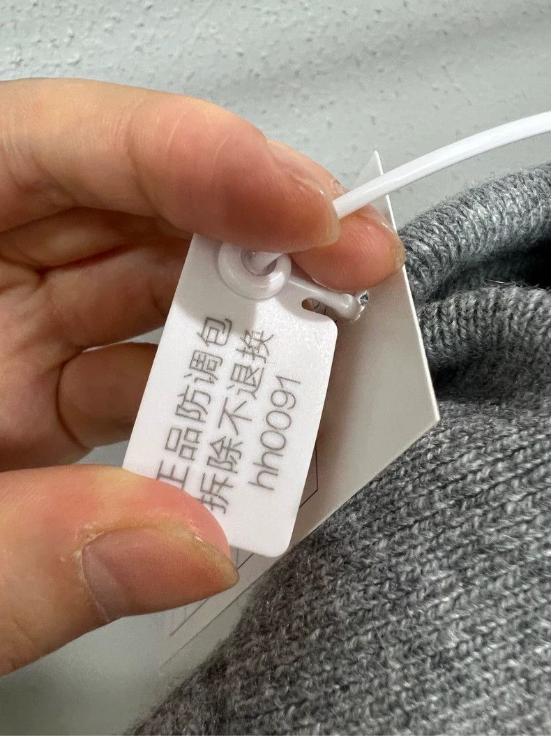 Miu Miu MiuMiu Gray Logo Cashmere Knit Cardigan-yf Size US S / EU 44-46 / 1 - 7 Thumbnail