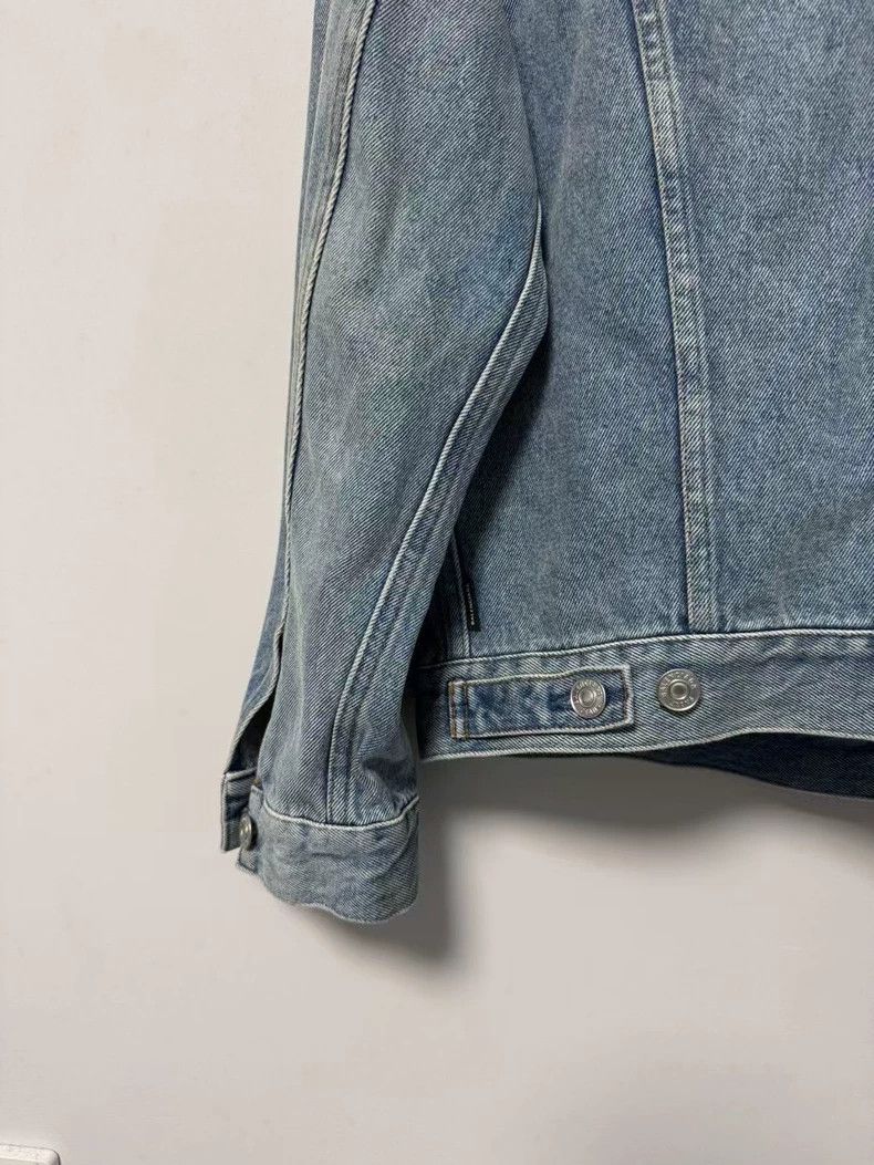 Balenciaga Balenciaga Rhinestone Denim Jacket Size 34-yf Size US M / EU 48-50 / 2 - 6 Thumbnail
