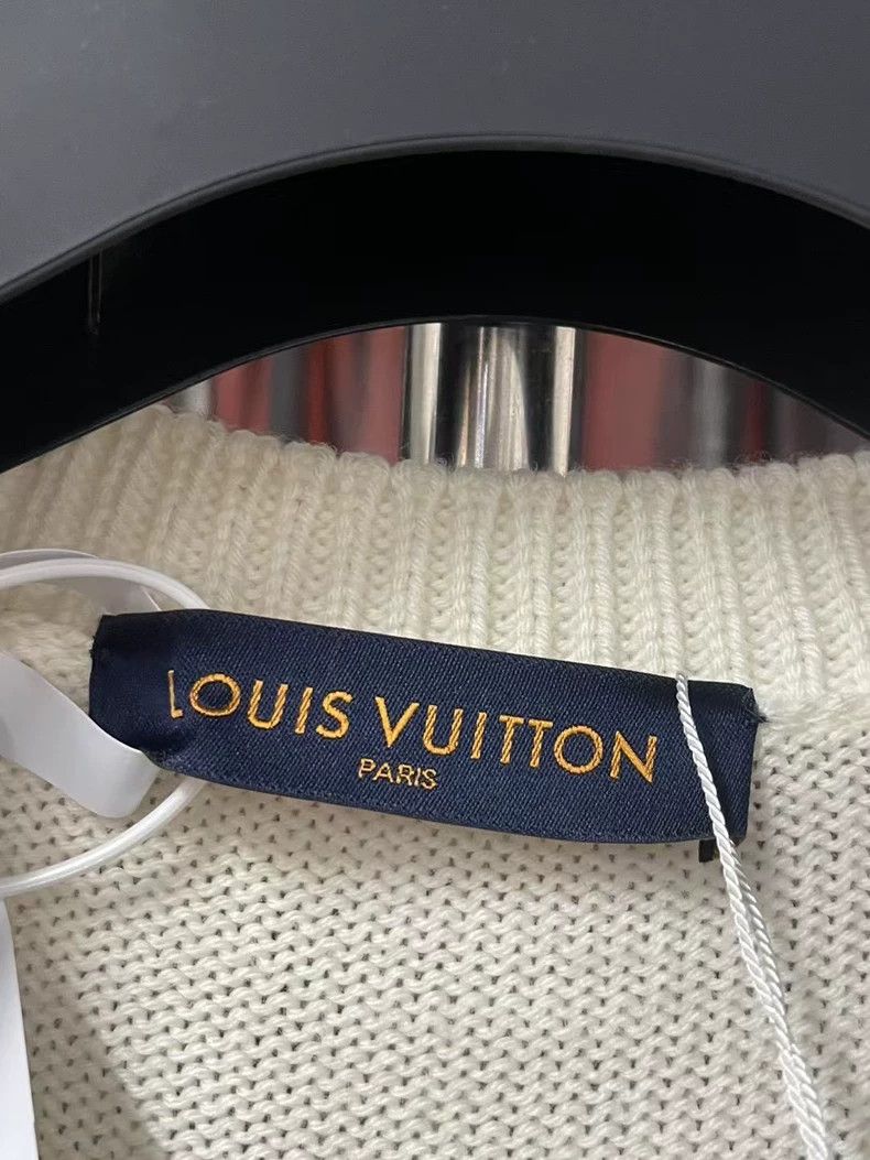 Louis Vuitton Louis Vuitton Colorful Sweater with Flower Patterns-yf Size US L / EU 52-54 / 3 - 5 Thumbnail
