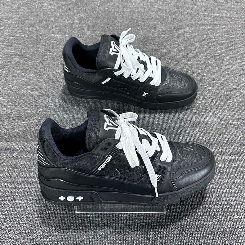 Louis Vuitton Black and White LV Trainer Shoes-yf Size US 9 / EU 42 - 2 Thumbnail