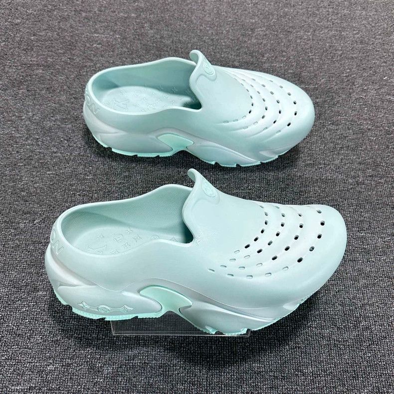 Louis Vuitton Louis Vuitton Shark Print Slippers-yf Size US 10.5 / EU 43-44 - 2 Thumbnail