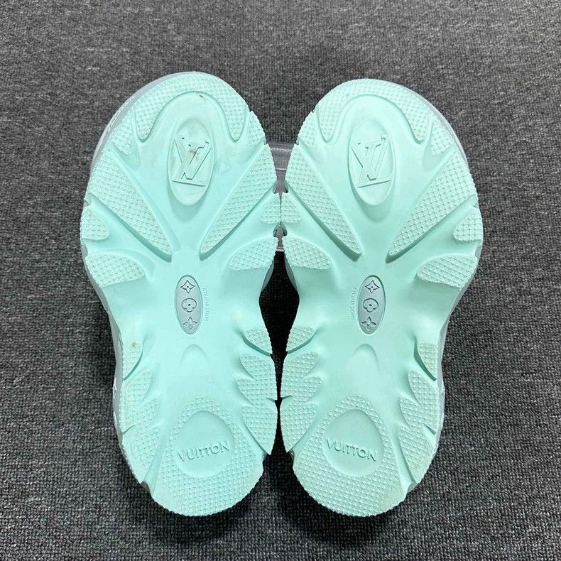 Louis Vuitton Louis Vuitton Shark Print Slippers-yf Size US 10.5 / EU 43-44 - 7 Thumbnail