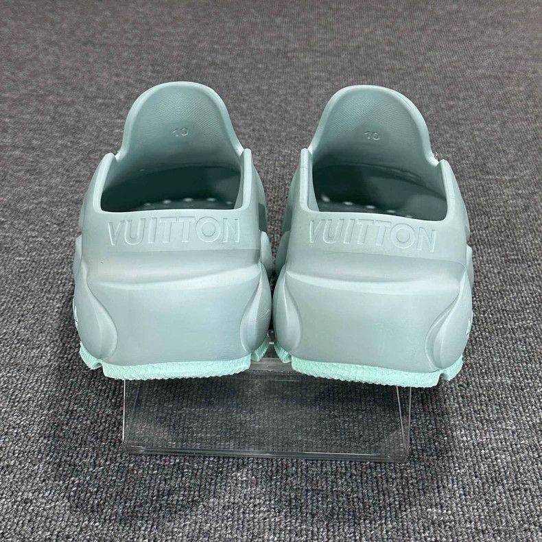 Louis Vuitton Louis Vuitton Shark Print Slippers-yf Size US 10.5 / EU 43-44 - 4 Thumbnail