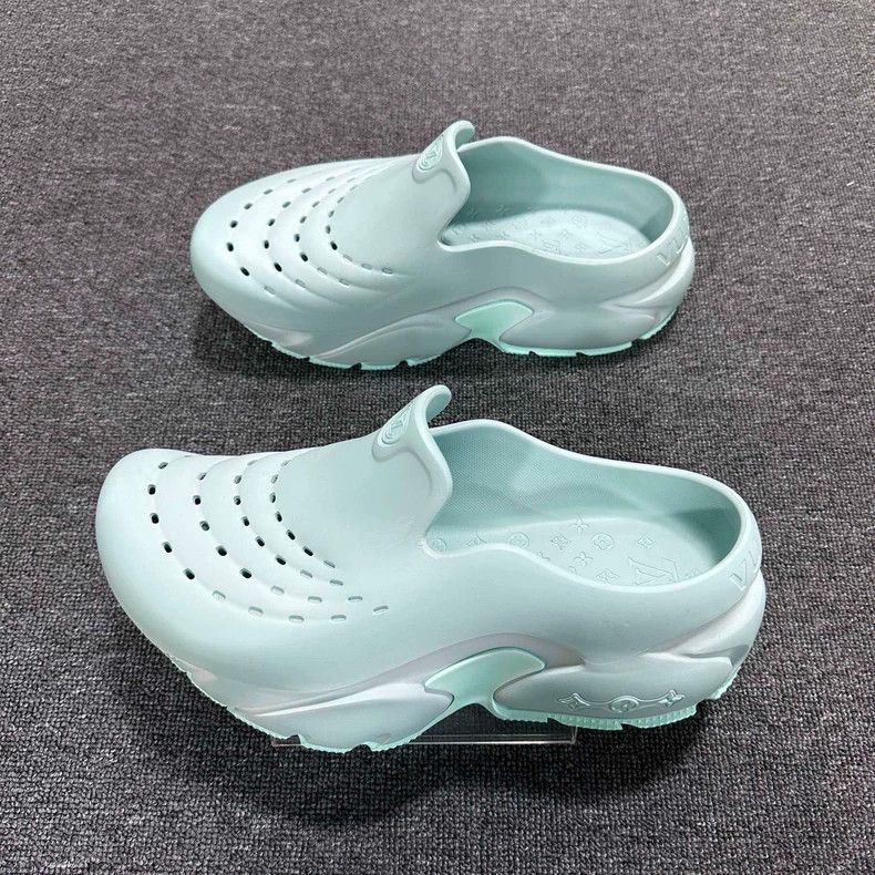 Louis Vuitton Louis Vuitton Shark Print Slippers-yf Size US 10.5 / EU 43-44 - 3 Thumbnail