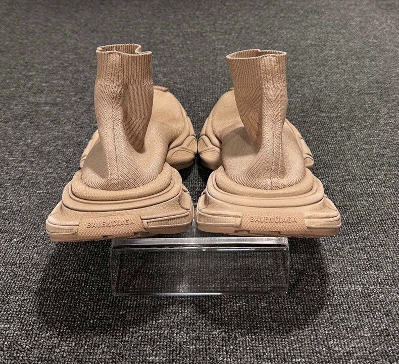 Balenciaga Balenciaga Slip-On Socks Shoes in Beige-yf Size US 11 / EU 44 - 5 Thumbnail
