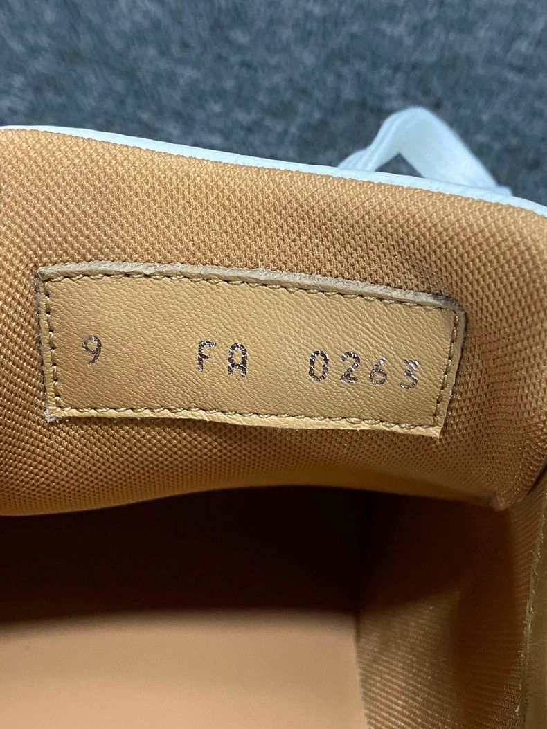 Louis Vuitton Louis Vuitton White Sneakers with Beige Accents-yf Size US 10 / EU 43 - 7 Thumbnail