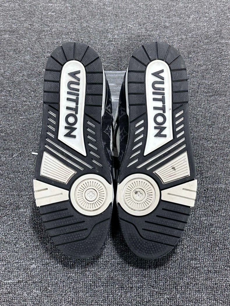 Louis Vuitton Black and White Louis Vuitton Sneakers-yf Size US 10.5 / EU 43-44 - 6 Thumbnail