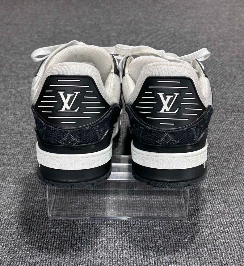 Louis Vuitton Black and White Louis Vuitton Sneakers-yf Size US 10.5 / EU 43-44 - 5 Thumbnail