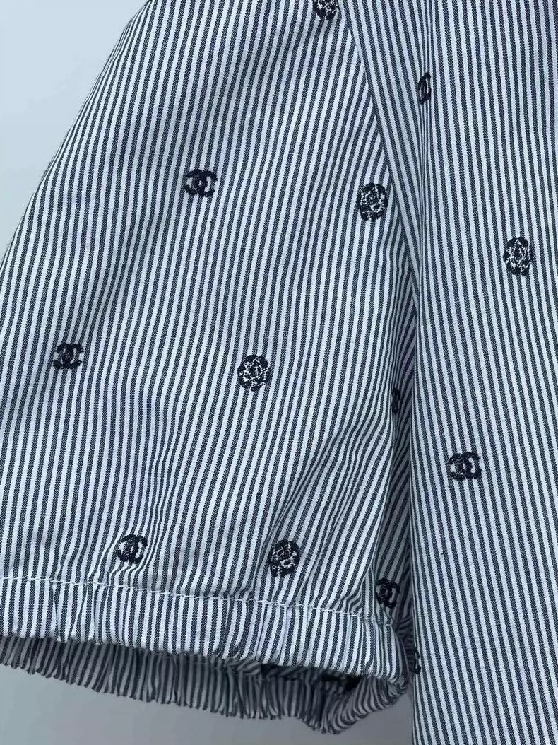 Chanel CHANEL Polka Dot Logo Double C Shirt-yf Size US S / EU 44-46 / 1 - 4 Thumbnail