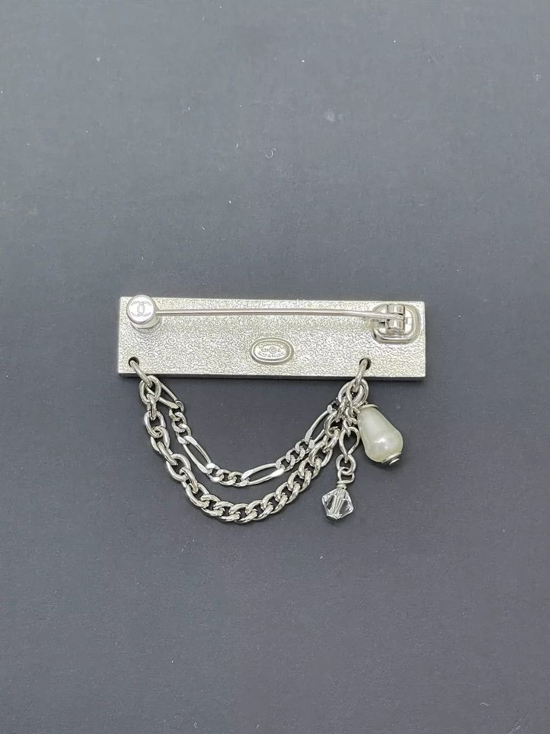 Chanel Chanel Decorative Brooch with Pearls and Chains-yf Size ONE SIZE - 3 Thumbnail