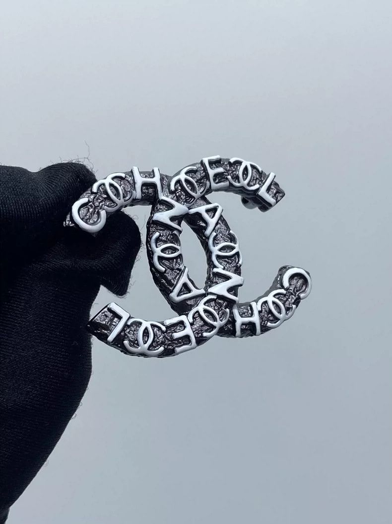 Chanel Chanel 21P Embossed Logo Brooch Pin-yf Size ONE SIZE - 4 Thumbnail