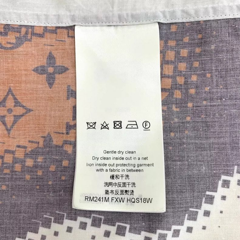Louis Vuitton Louis Vuitton Colorful Logo Long Sleeve Shirt-yf Size US XXL / EU 58 / 5 - 6 Thumbnail