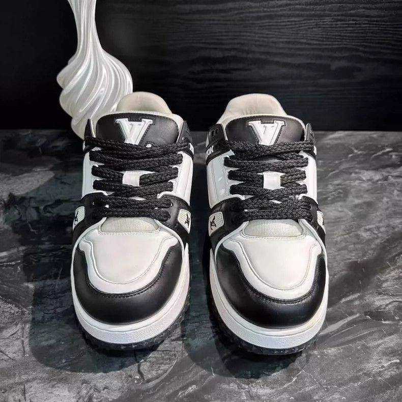 Louis Vuitton Black and White Trainer Max Casual Shoes-yf Size US 9.5 / EU 42-43 - 2 Thumbnail