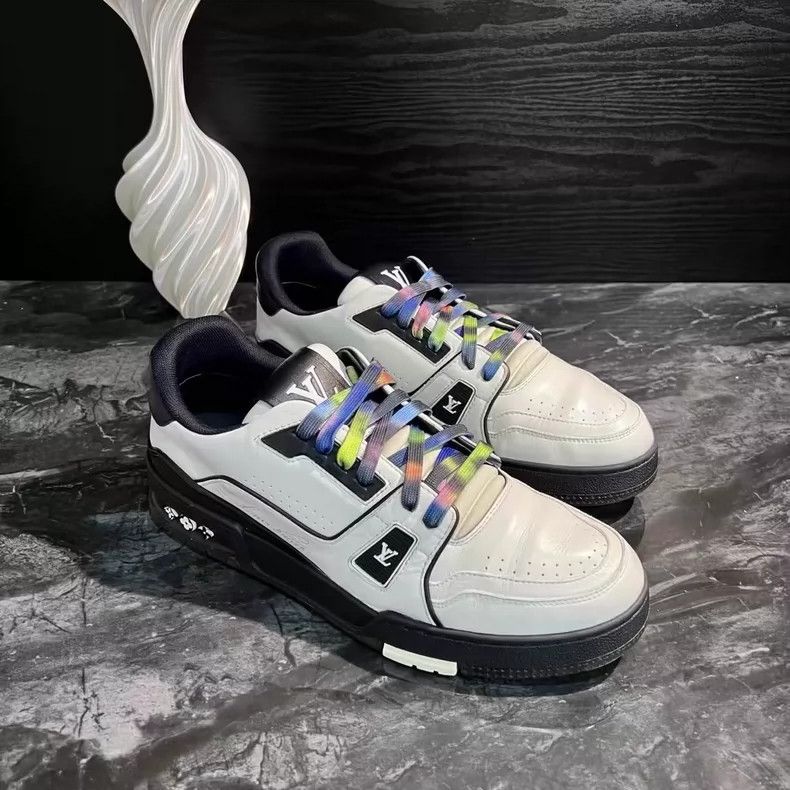 Louis Vuitton Black and White Trainer Sneakers-yf Size US 9.5 / EU 42-43 - 3 Thumbnail