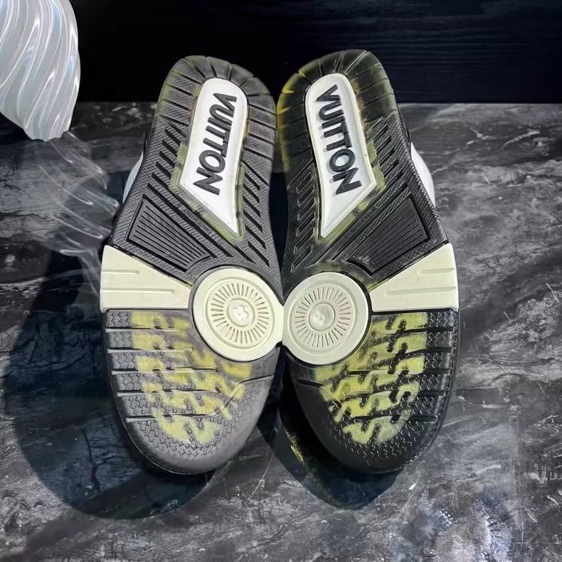 Louis Vuitton Black and White Trainer Sneakers-yf Size US 9.5 / EU 42-43 - 5 Thumbnail