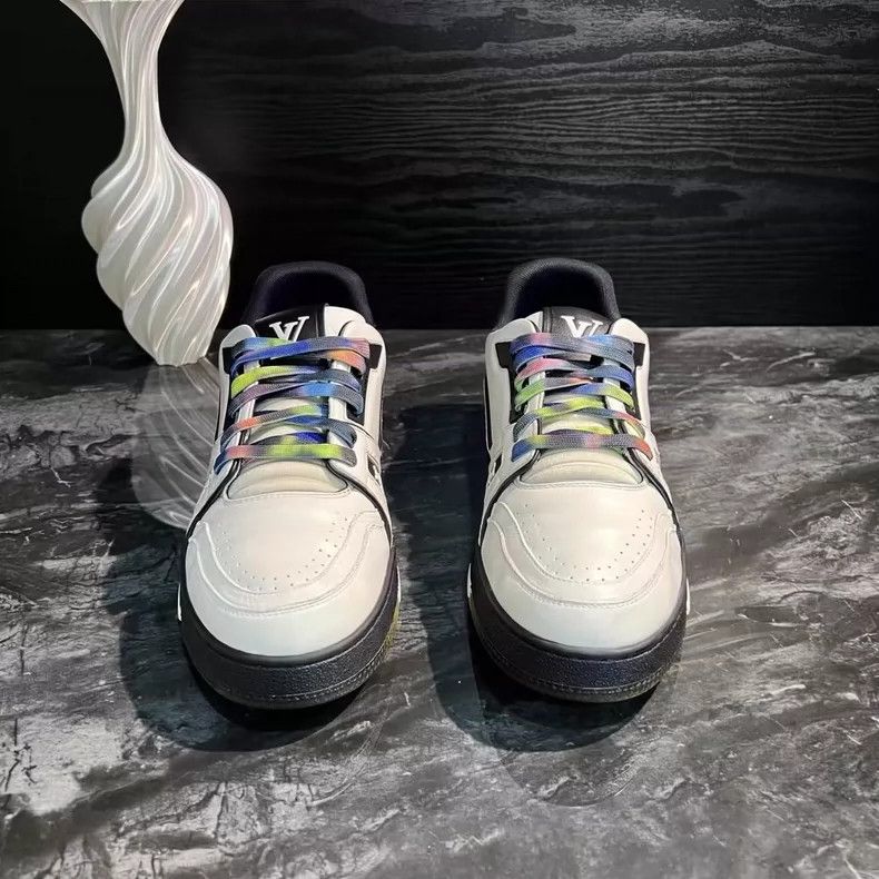Louis Vuitton Black and White Trainer Sneakers-yf Size US 9.5 / EU 42-43 - 2 Thumbnail