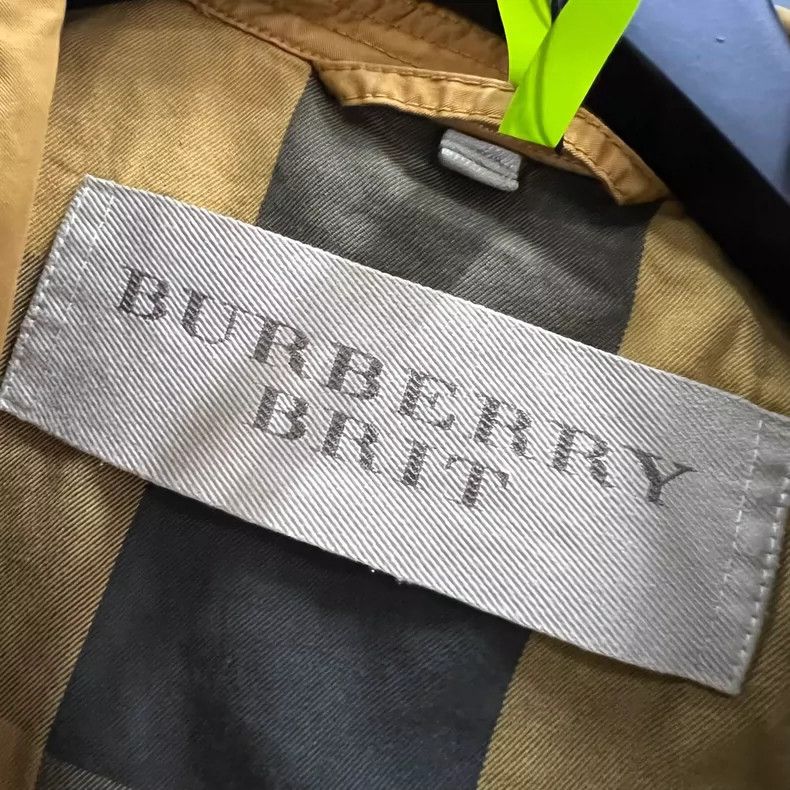 Burberry Burberry Plaid Print Outerwear Jacket Size S-yf Size US S / EU 44-46 / 1 - 4 Thumbnail