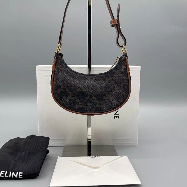 Celine Celine Monogram Shoulder Bag in Excellent Condition-yf Size ONE SIZE - 2 Thumbnail