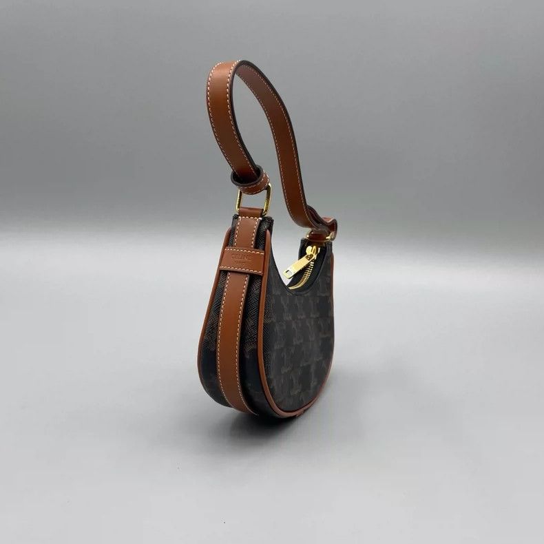 Celine Celine Monogram Shoulder Bag in Excellent Condition-yf Size ONE SIZE - 8 Thumbnail