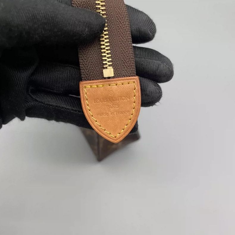 Louis Vuitton Louis Vuitton Classic Toiletry Pouch-yf Size ONE SIZE - 6 Thumbnail
