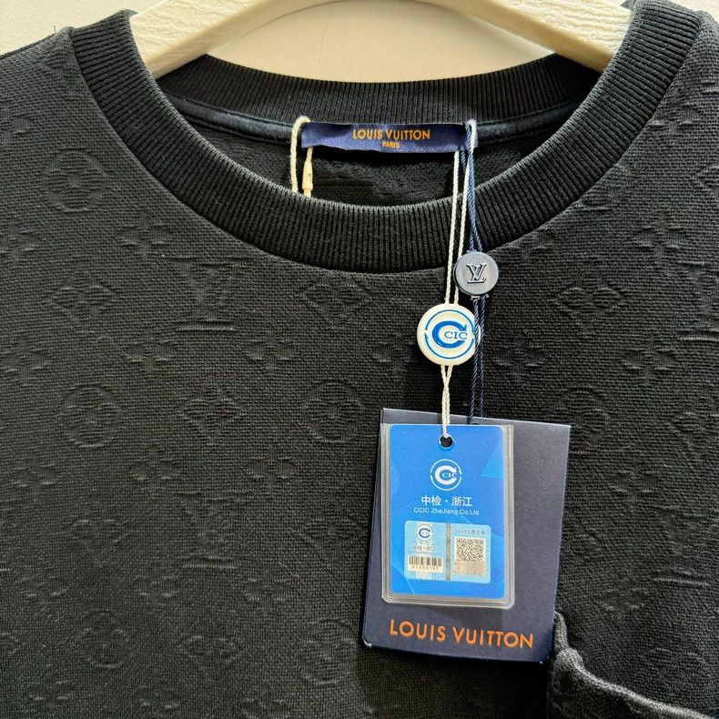 Louis Vuitton LV Louis Vuitton Short Sleeve Black T-Shirt-yf Size US M / EU 48-50 / 2 - 2 Thumbnail