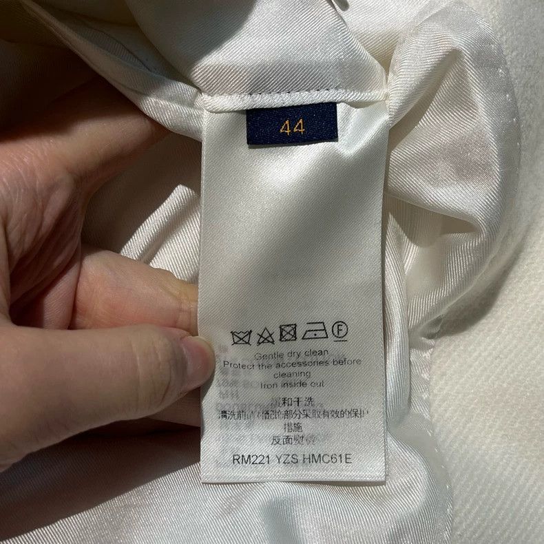 Louis Vuitton Louis Vuitton White Double-Breasted Coat-yf Size US L / EU 52-54 / 3 - 4 Thumbnail