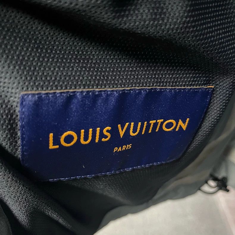 Louis Vuitton Louis Vuitton Logo Print Hooded Jacket-yf Size US L / EU 52-54 / 3 - 4 Thumbnail