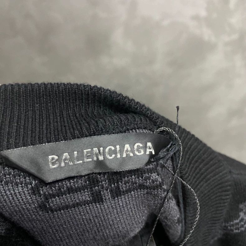 Balenciaga Balenciaga Black Logo Pattern Knit Sweater-yf Size US S / EU 44-46 / 1 - 3 Thumbnail
