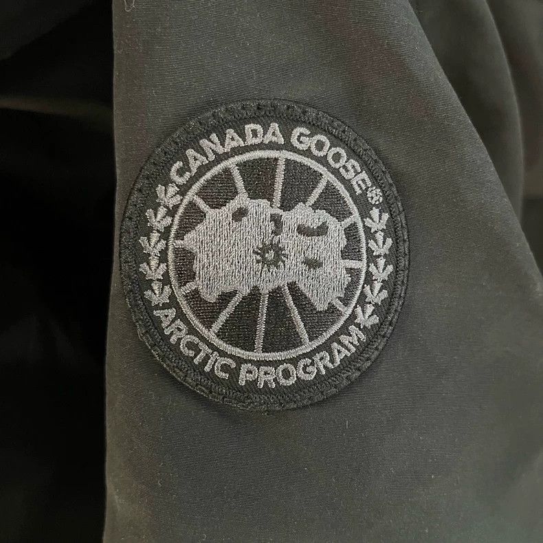 Canada Goose Canada Goose Black Embroidered Parka Jacket-yf Size US M / EU 48-50 / 2 - 8 Thumbnail