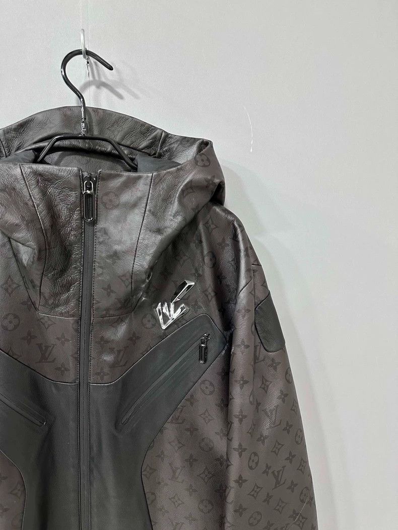 Louis Vuitton Louis Vuitton Color Changing Leather Jacket-yf Size US L / EU 52-54 / 3 - 4 Thumbnail