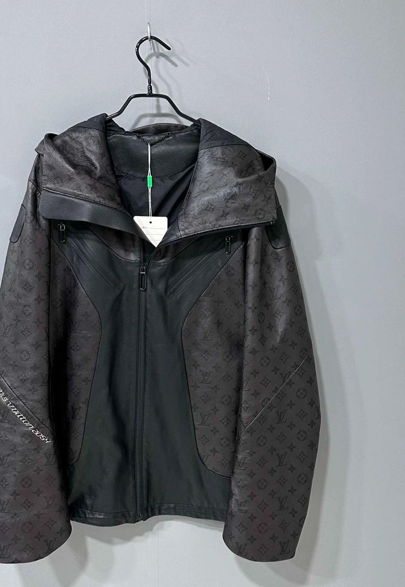 Louis Vuitton Louis Vuitton Color Changing Leather Jacket-yf Size US L / EU 52-54 / 3 - 2 Thumbnail