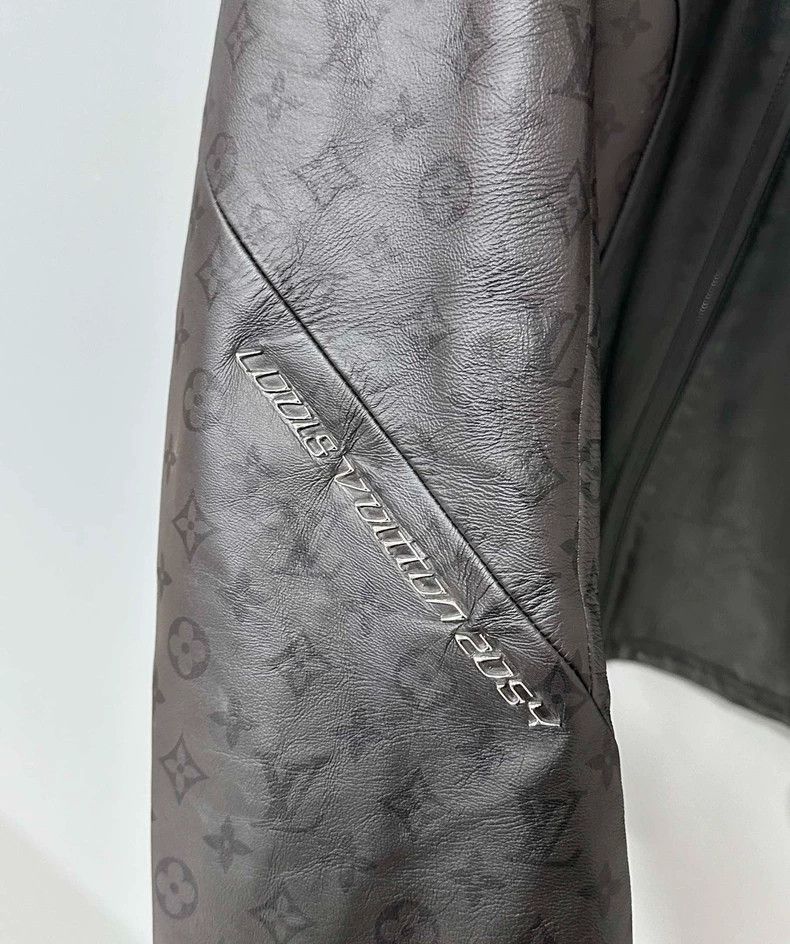 Louis Vuitton Louis Vuitton Color Changing Leather Jacket-yf Size US L / EU 52-54 / 3 - 6 Thumbnail