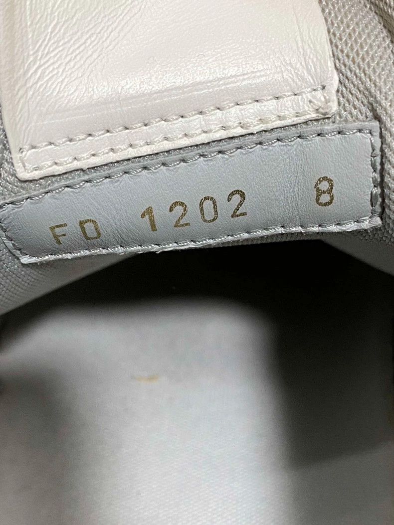 Louis Vuitton White LV Louis Vuitton Trainer Sneakers-yf Size US 9 / EU 42 - 8 Thumbnail