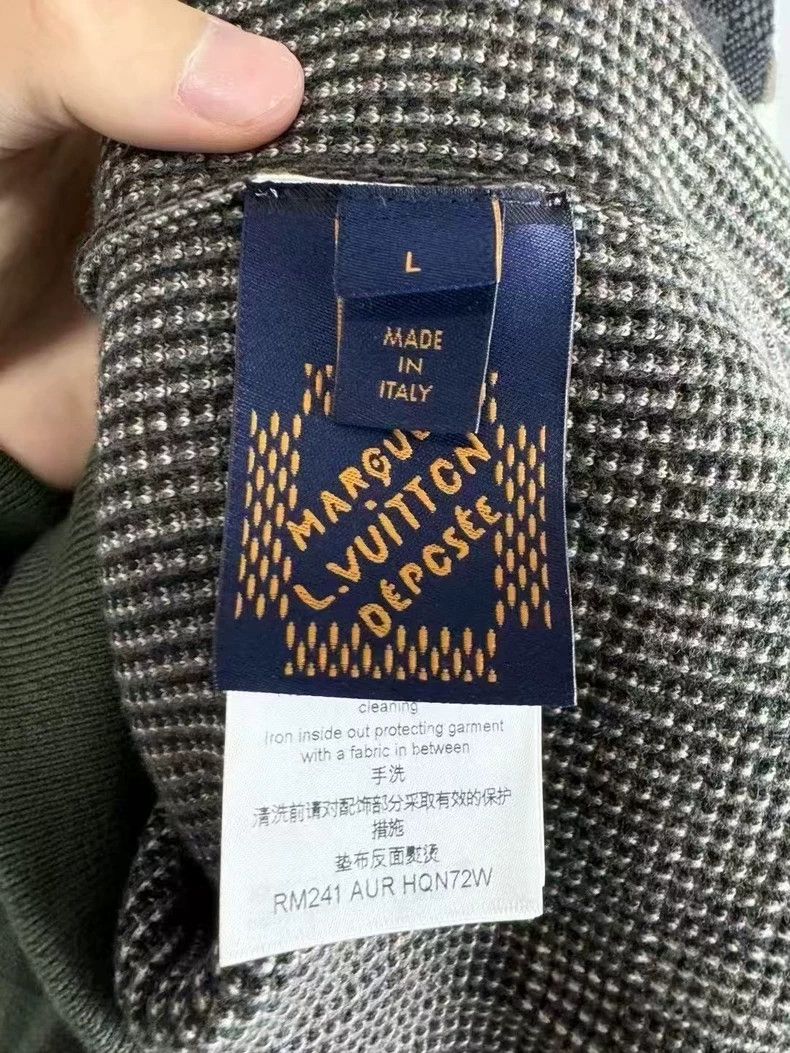 Louis Vuitton Louis Vuitton Pixelated Sweater with Tags-yf Size US L / EU 52-54 / 3 - 4 Thumbnail