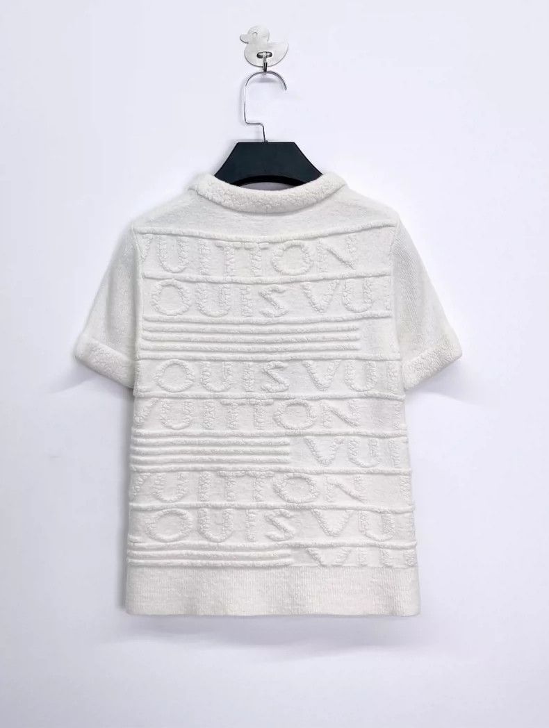 Louis Vuitton Louis Vuitton White Embossed Short Sleeve T-shirt-yf Size US S / EU 44-46 / 1 - 2 Thumbnail