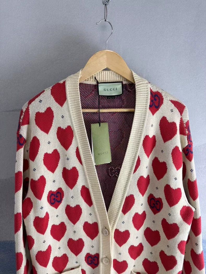 Gucci Gucci White Heart Pattern Knit Cardigan-yf Size US L / EU 52-54 / 3 - 3 Thumbnail