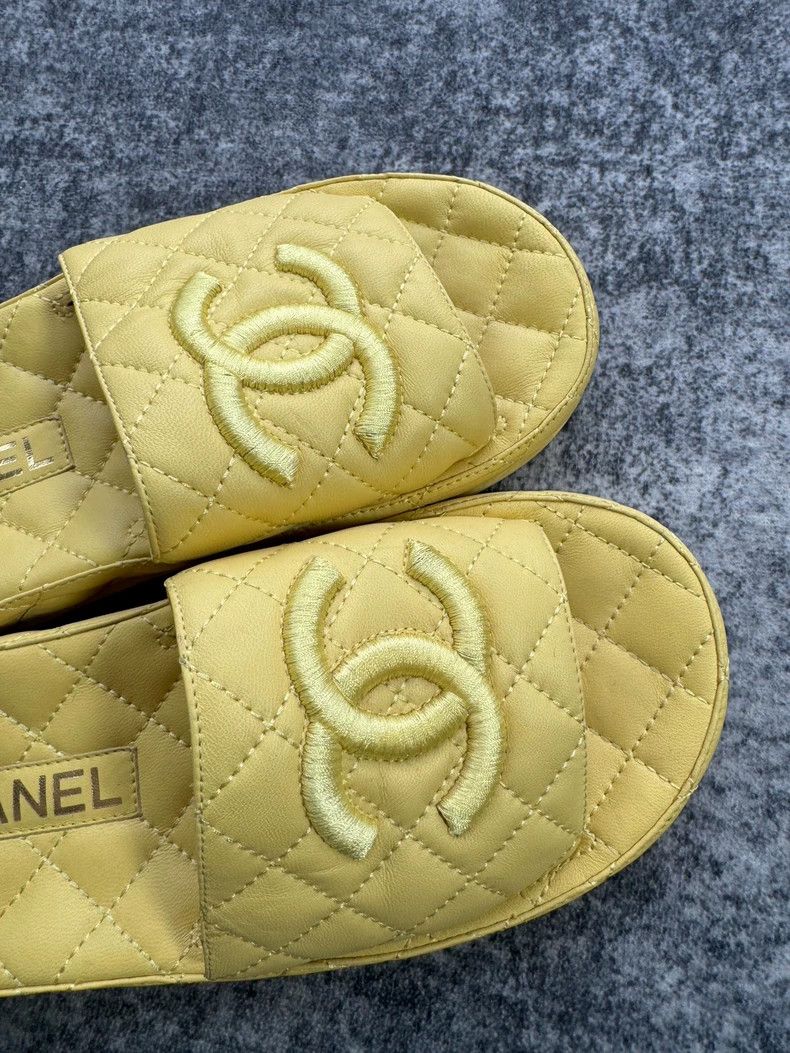 Chanel Chanel Yellow Quilted Slide Sandals Size 35-yf Size US 5 / EU 37 - 2 Thumbnail