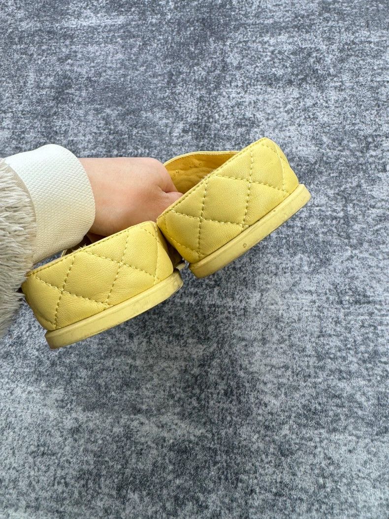 Chanel Chanel Yellow Quilted Slide Sandals Size 35-yf Size US 5 / EU 37 - 4 Thumbnail
